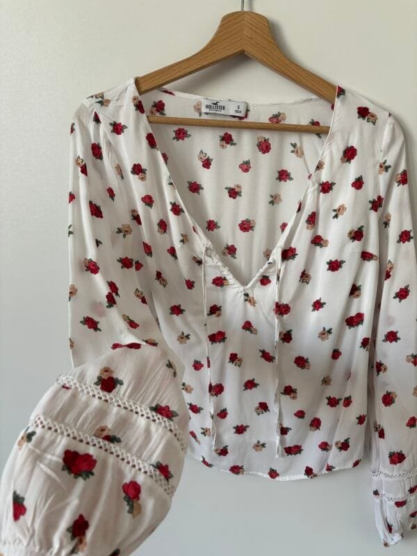 Bluzka Hollister California S 100% wiskoza - obrazek 4